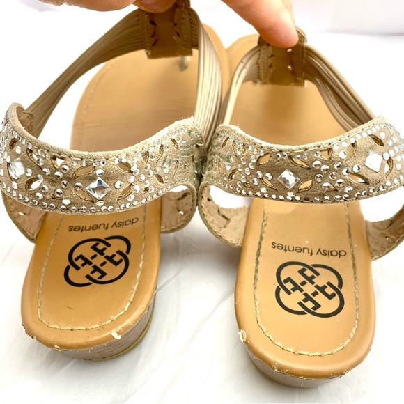 ☀️ Daisy Fuentes Rhinestone Cut Out Neutral Summer Sandals Size 10 - Picture 5 of 9